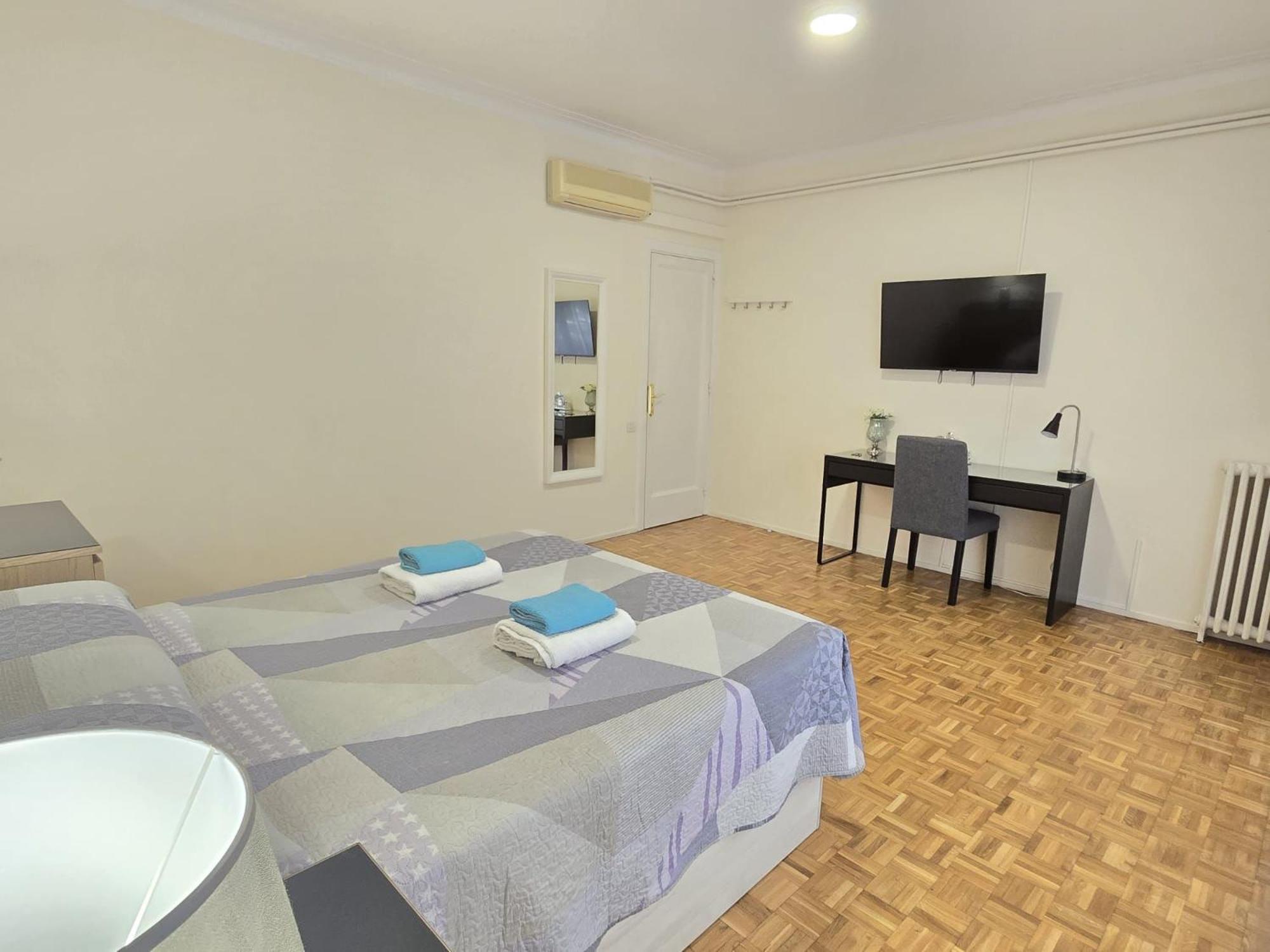 Rooms Villaroel Barselona Dış mekan fotoğraf